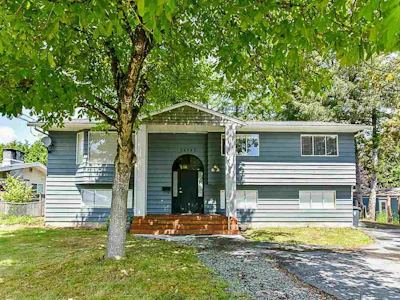 26747 32 Avenue - 2