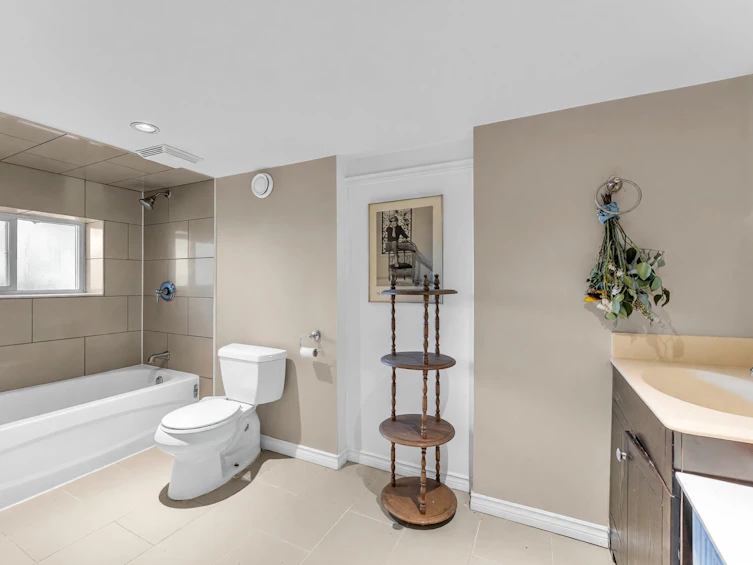 26747 32 Avenue, Langley, BC, V4W 3G4 - 32