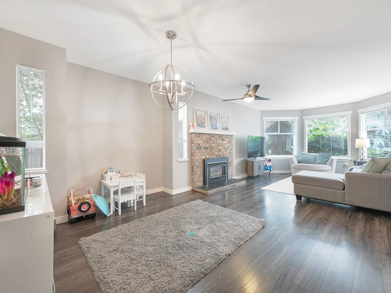 9286 212th Street, Langley BC V1M 2B5