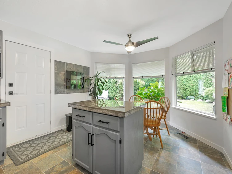 9286 212 Street, Langley, BC, V1M 2B5 - 9