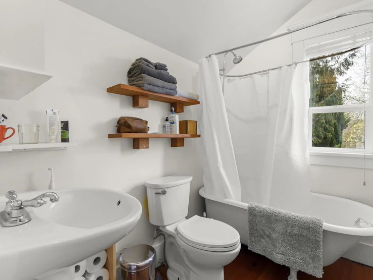 2258 Oxford Street, Vancouver, BC, V5L 1G1 - 22