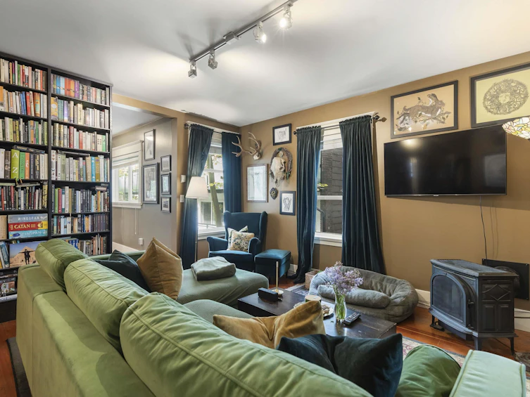 2258 Oxford Street, Vancouver, BC, V5L 1G1 - 4
