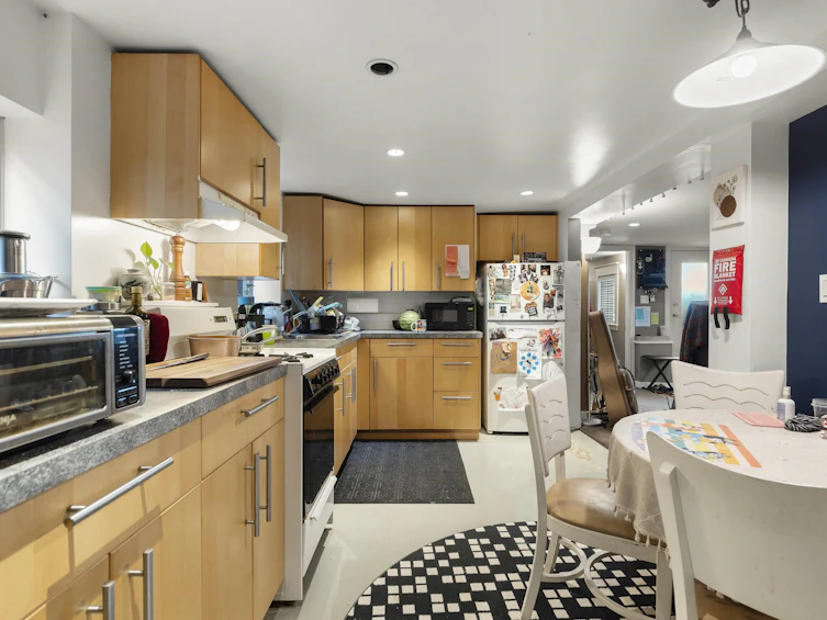 2258 Oxford Street, Vancouver, BC, V5L 1G1 - 28
