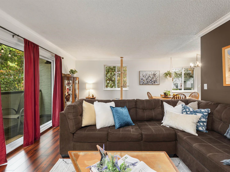 204-725 Commercial Drive, Vancouver, BC, V5L 3W4 - 2