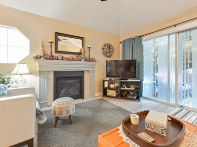 5-15273 24 Avenue - 5