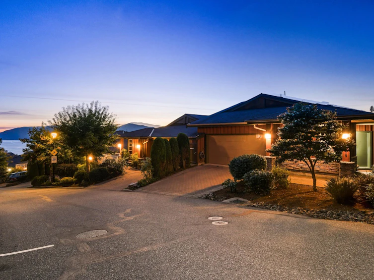8519 Seascape Drive, West Vancouver, BC, V7W 3J7 - 2