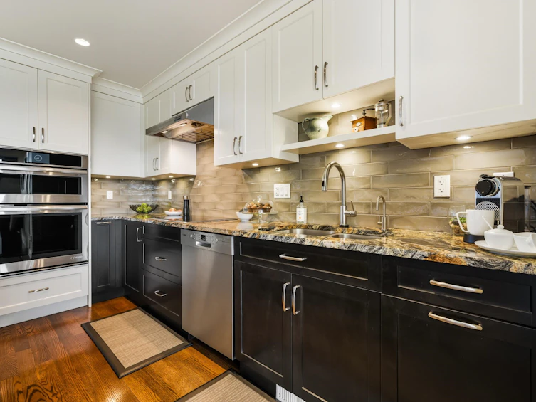 8519 Seascape Drive, West Vancouver, BC, V7W 3J7 - 9