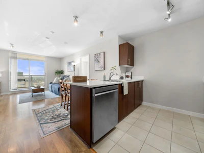 2506-1178 Heffley Crescent - 3