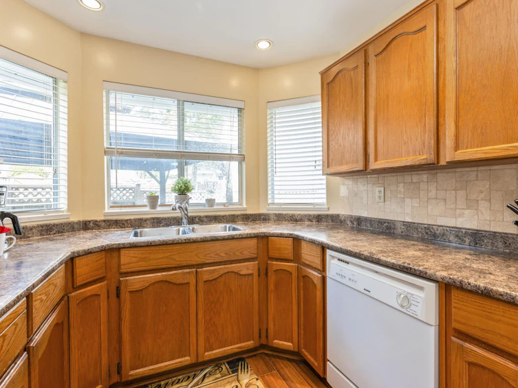 13855 65a Avenue, Surrey, BC, V3W 8W1 - 11