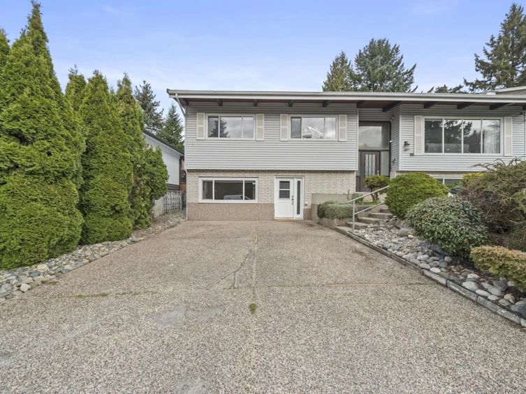 39 Mott Crescent, New Westminster, BC, V3L 4L8 - 2