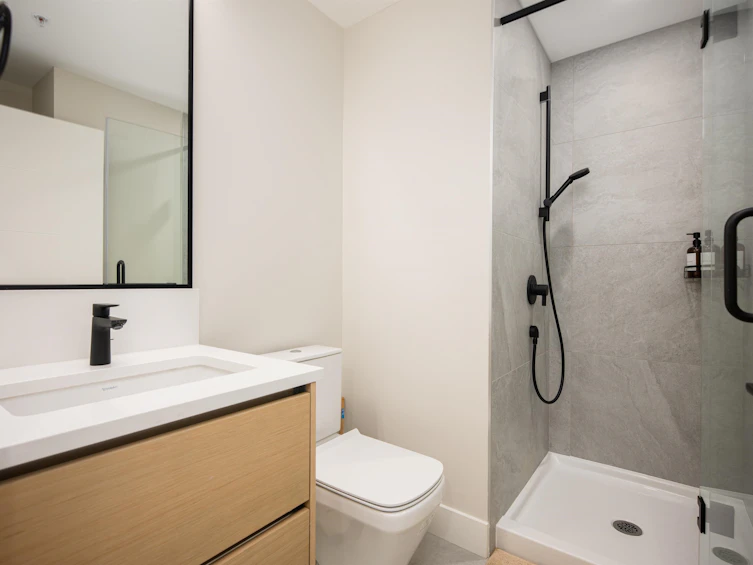 2-128 W Woodstock Avenue, Vancouver, BC, V5Y 2S2 - 13