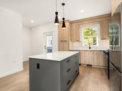 28-10527 155 Street - 5