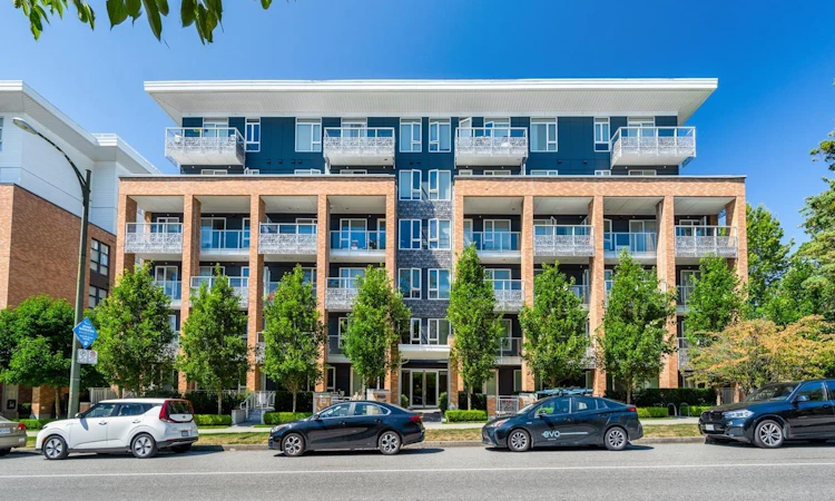 205-6933 Cambie Street