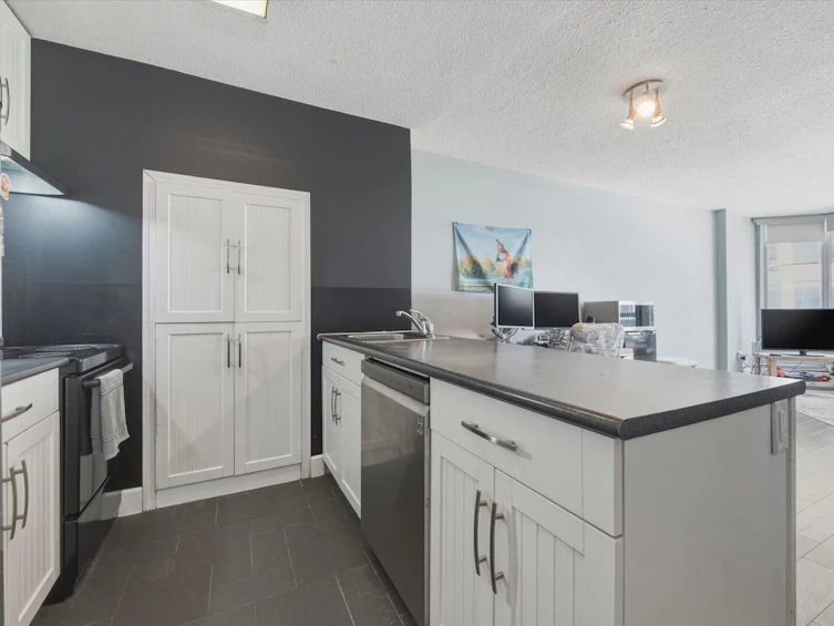 407-950 Drake Street, Vancouver, BC, V6Z 2B9 - 11