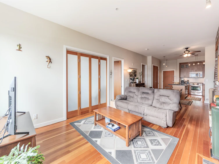 306-240 Salter Street, New Westminster, BC, V3M 0C1 - 11