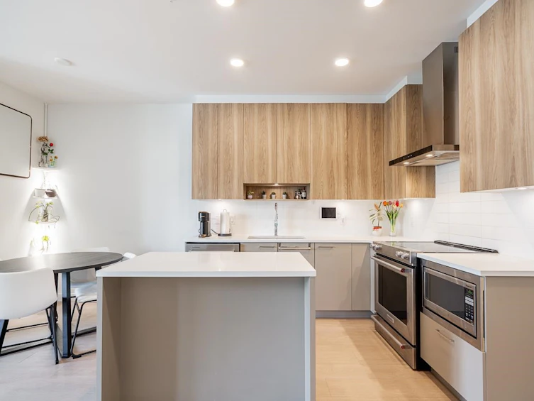 207-7599 15th Street, Burnaby, BC, V3N 0H9 - 8