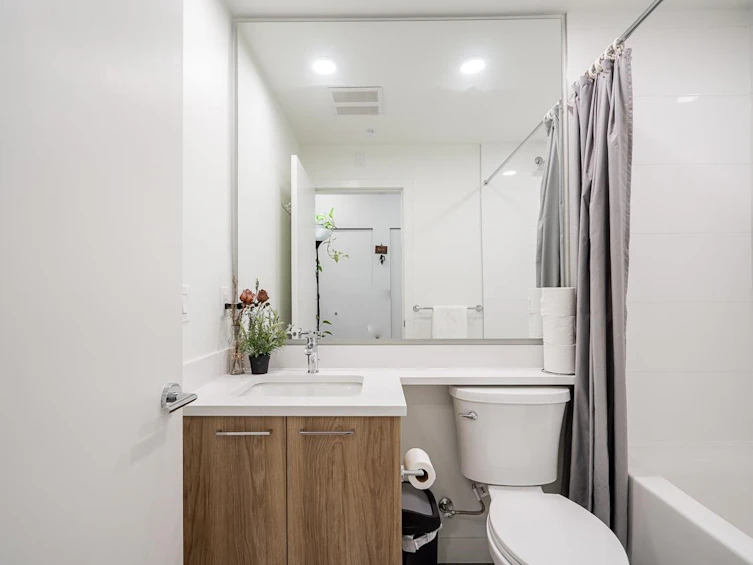 207-7599 15th Street, Burnaby, BC, V3N 0H9 - 25