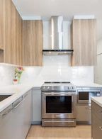 207 7599 15th Street