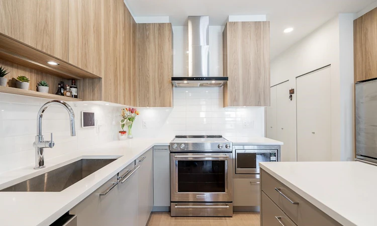 207-7599 15th Street