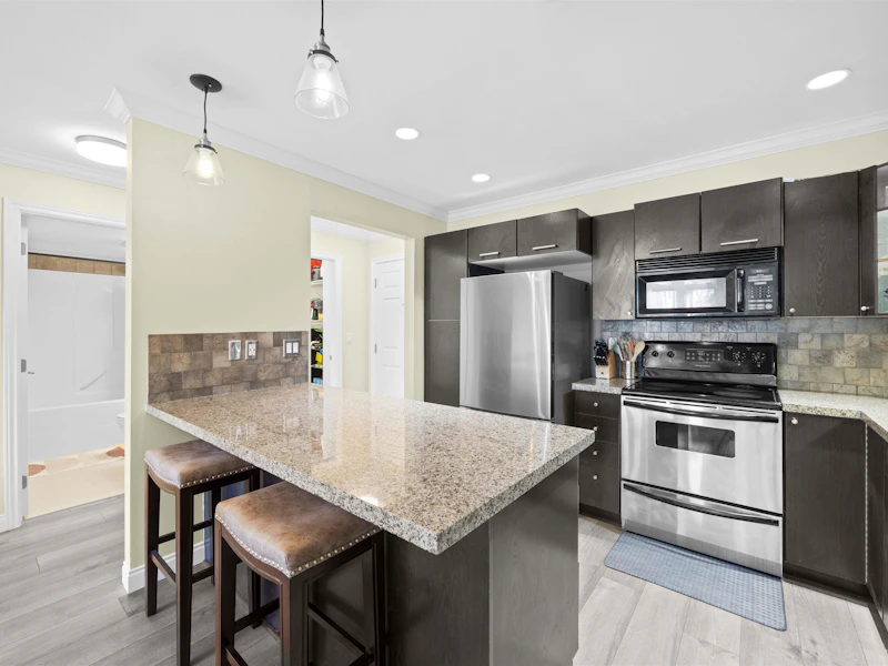 210 - 5438 198th Street, Langley BC V3A 1G2