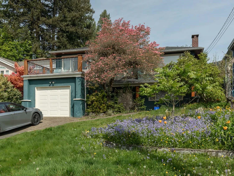164 E Carisbrooke Road, North Vancouver, BC, V7N 1M9