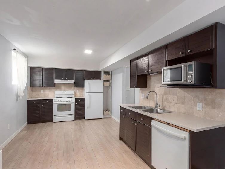 164 E Carisbrooke Road, North Vancouver, BC, V7N 1M9 - 17