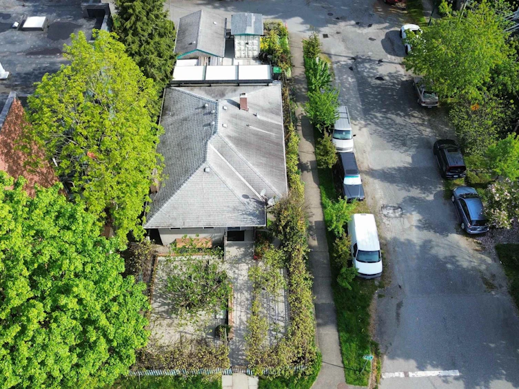 1385 E 7th Avenue, Vancouver, BC, V5N 1R6 - 2
