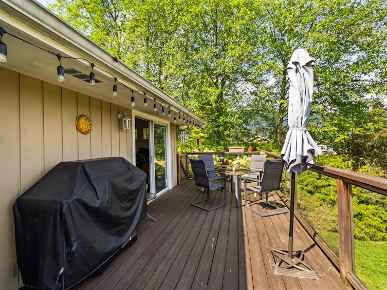 998 Fairway Drive, North Vancouver, BC, V7G 1L8 - 17