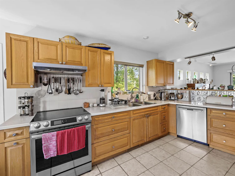 998 Fairway Drive, North Vancouver, BC, V7G 1L8 - 19