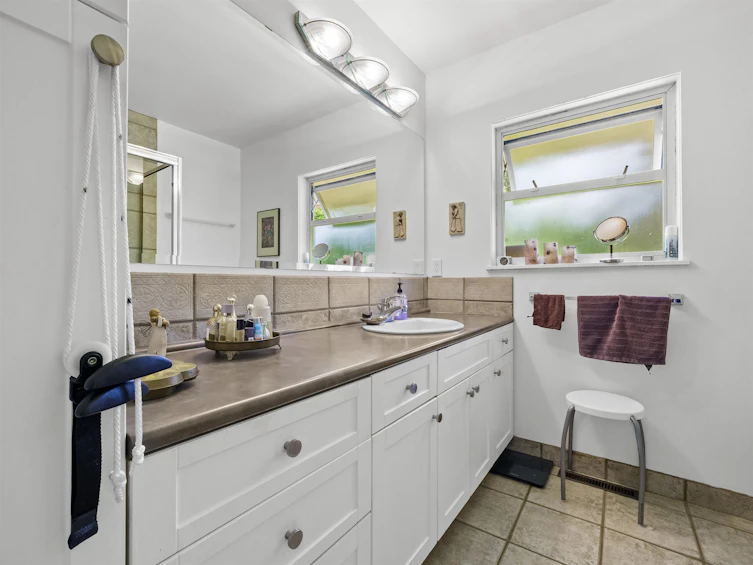 998 Fairway Drive, North Vancouver, BC, V7G 1L8 - 24