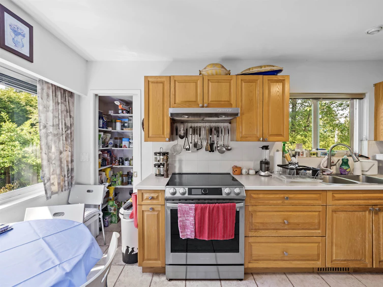 998 Fairway Drive, North Vancouver, BC, V7G 1L8 - 18