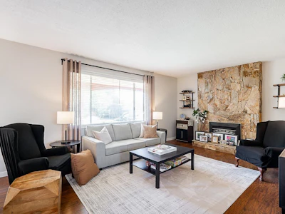 4628 207a Street - 5