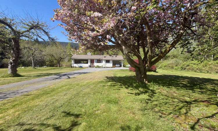 1346 Russell Road
