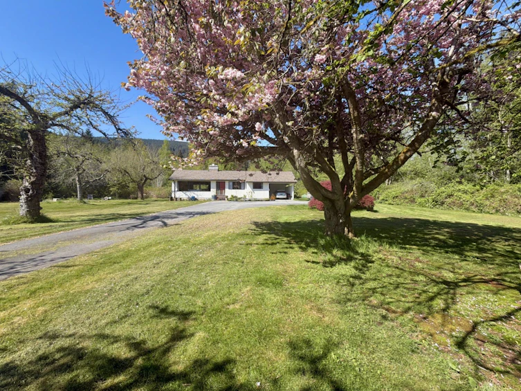 1346 Russell Road, Gibsons, BC, V0N 1V2