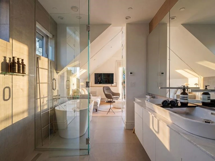 867 E Georgia Street, Vancouver, BC, V6A 2A4 - 16