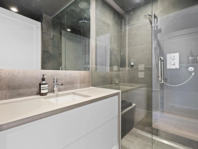 867 E Georgia Street, Vancouver, BC, V6A 2A4 - 24