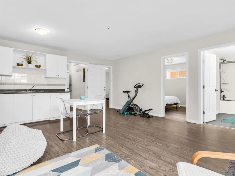 627 E 30th Avenue, Vancouver, BC, V5V 2V7 - 30