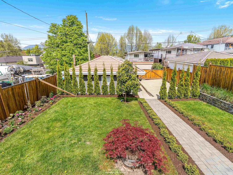 627 E 30th Avenue, Vancouver, BC, V5V 2V7 - 35