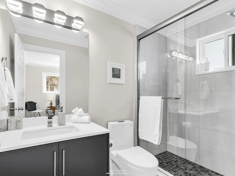 627 E 30th Avenue, Vancouver, BC, V5V 2V7 - 27