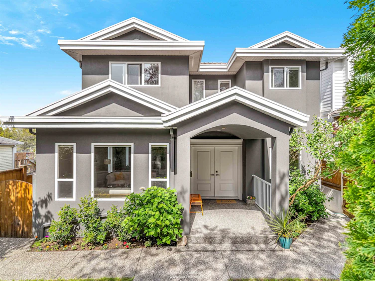 627 E 30th Avenue, Vancouver, BC, V5V 2V7 - 2