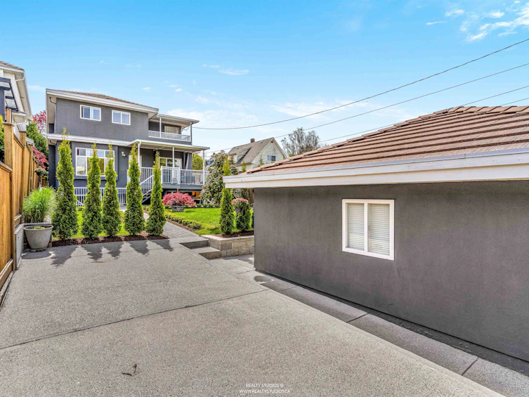 627 E 30th Avenue, Vancouver, BC, V5V 2V7 - 37