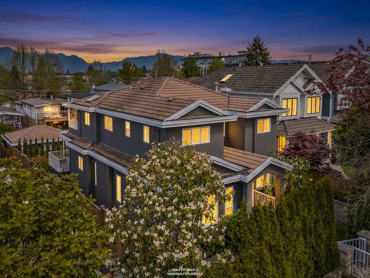 627 E 30th Avenue, Vancouver, BC, V5V 2V7 - 40