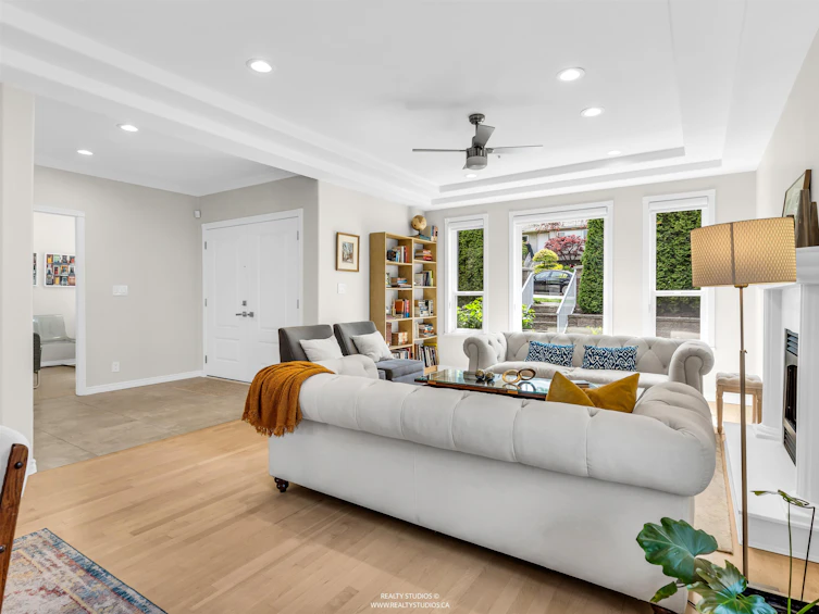 627 E 30th Avenue, Vancouver, BC, V5V 2V7 - 3