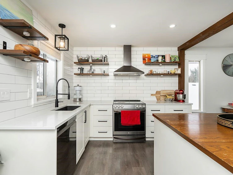 6074 188 Street, Surrey, BC, V3S 7V9 - 7