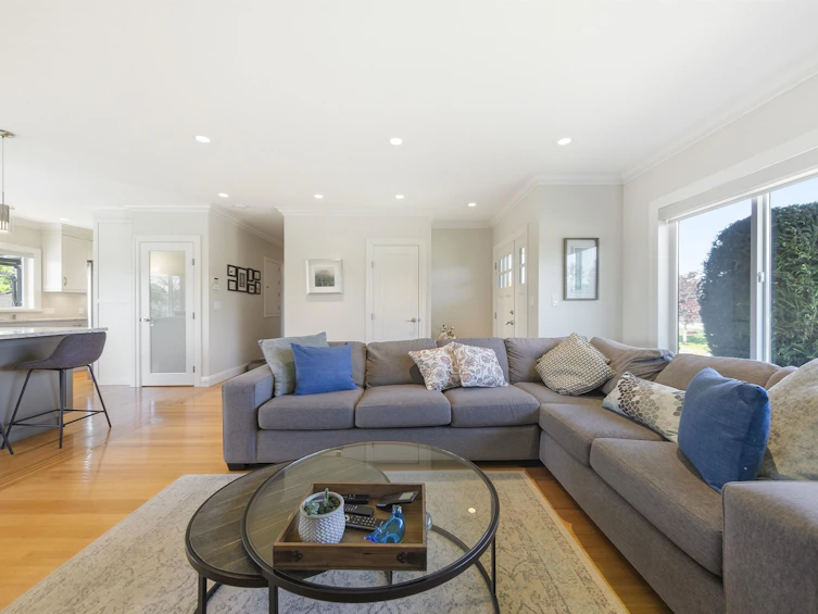 4850 Highlawn Drive, Burnaby, BC, V5C 3T1 - 5