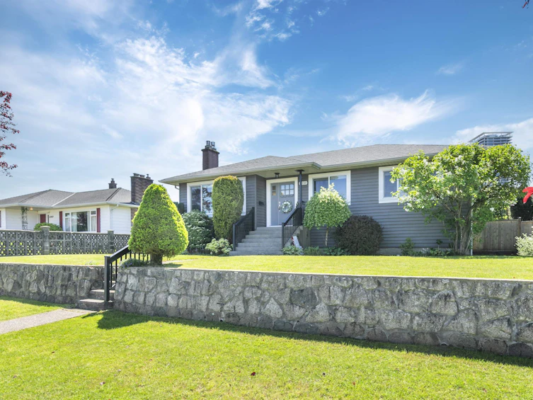 4850 Highlawn Drive, Burnaby, BC, V5C 3T1 - 4