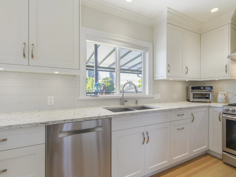 4850 Highlawn Drive, Burnaby, BC, V5C 3T1 - 10
