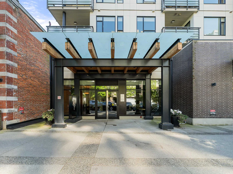 301 - 123 W 1st Street, North Vancouver BC