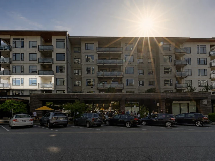 301-123 W 1st Street, North Vancouver, BC, V7M 0E5 - 23