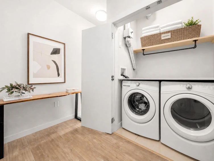 301-123 W 1st Street, North Vancouver, BC, V7M 0E5 - 21